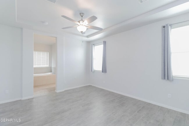 Foto del edificio - 12832 Haxby St