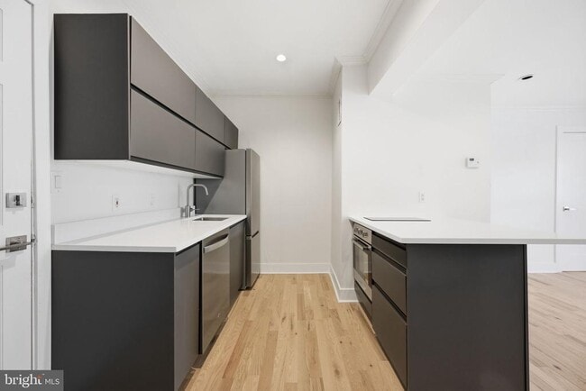 Building Photo - 1419 Wisconsin Ave NW