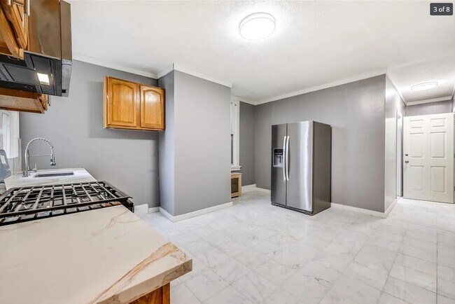 Foto del edificio - 813 Mount Prospect Ave