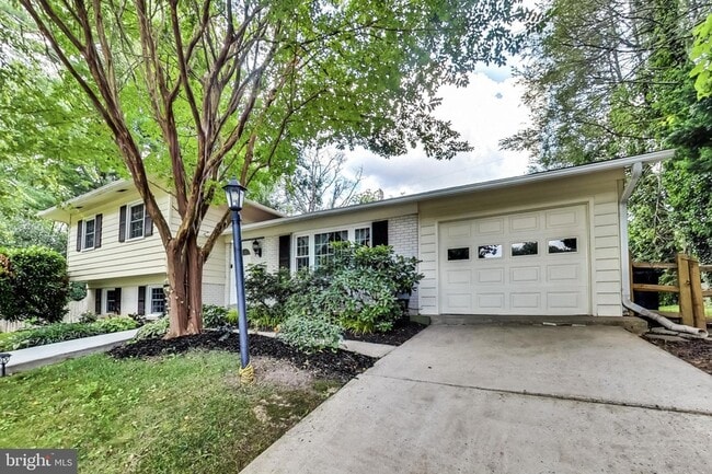 Photo - 806 Hope Ct House