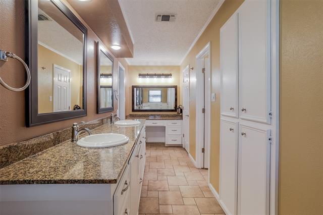 Foto del edificio - 5004 Blue Sage Rd