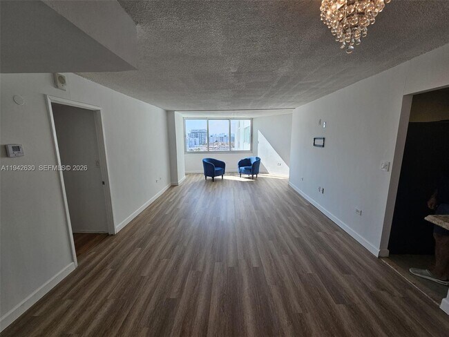 Foto del edificio - 7135 Collins Ave