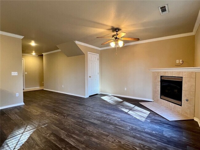 Foto del edificio - 2219 Skyler Dr