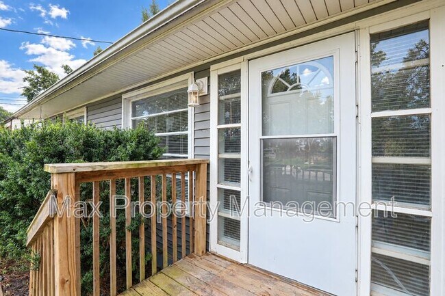 Foto del edificio - 6306 Sherrick Ave