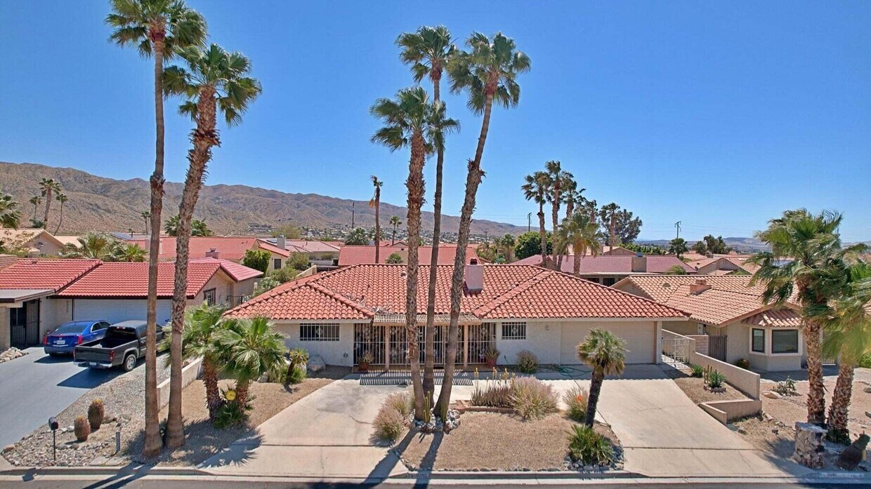9240 Oakmount Blvd, Desert Hot Springs, CA 92240 House Rental in