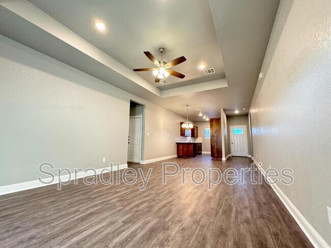 Foto del edificio - 4899A W Amity Rd