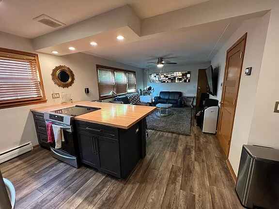 Open concept Kit. / Living - 3140 Pleasant Ave S