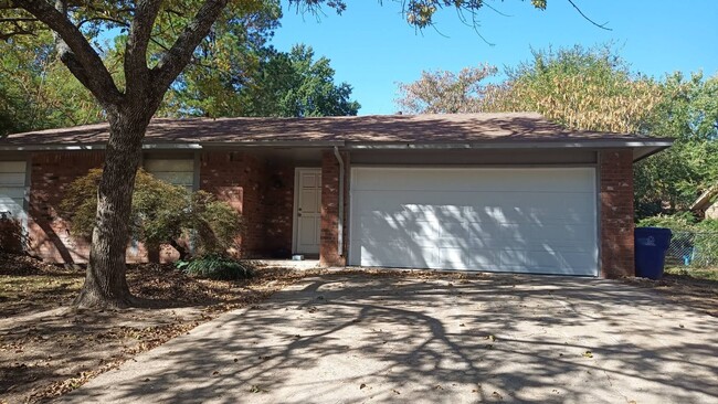 Building Photo - 4408 S Cypress Ave