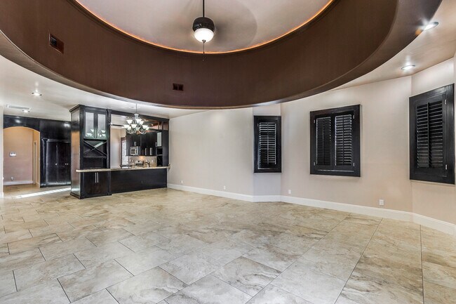 Building Photo - Gorgeous Custom Home on a corner lot in Ve...