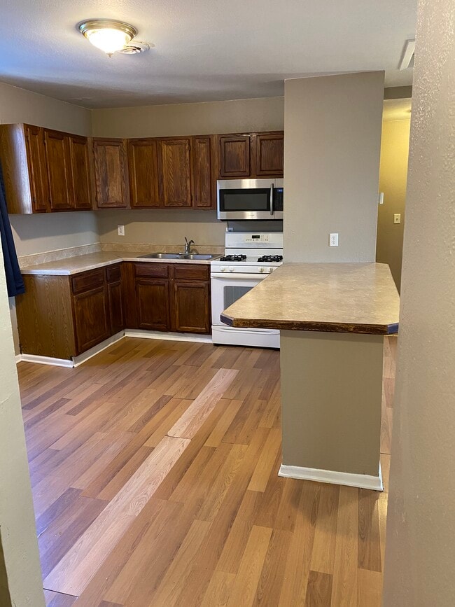 Building Photo - 3006 Emerson Avenue N #2
