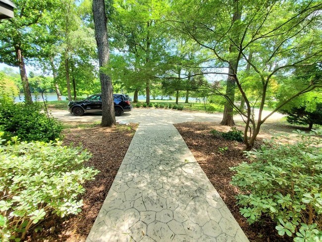 Foto del edificio - 16310 Wrights Ferry Rd