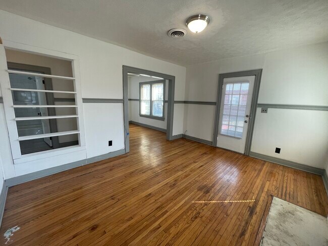 Foto del edificio - 403 Martin Ave