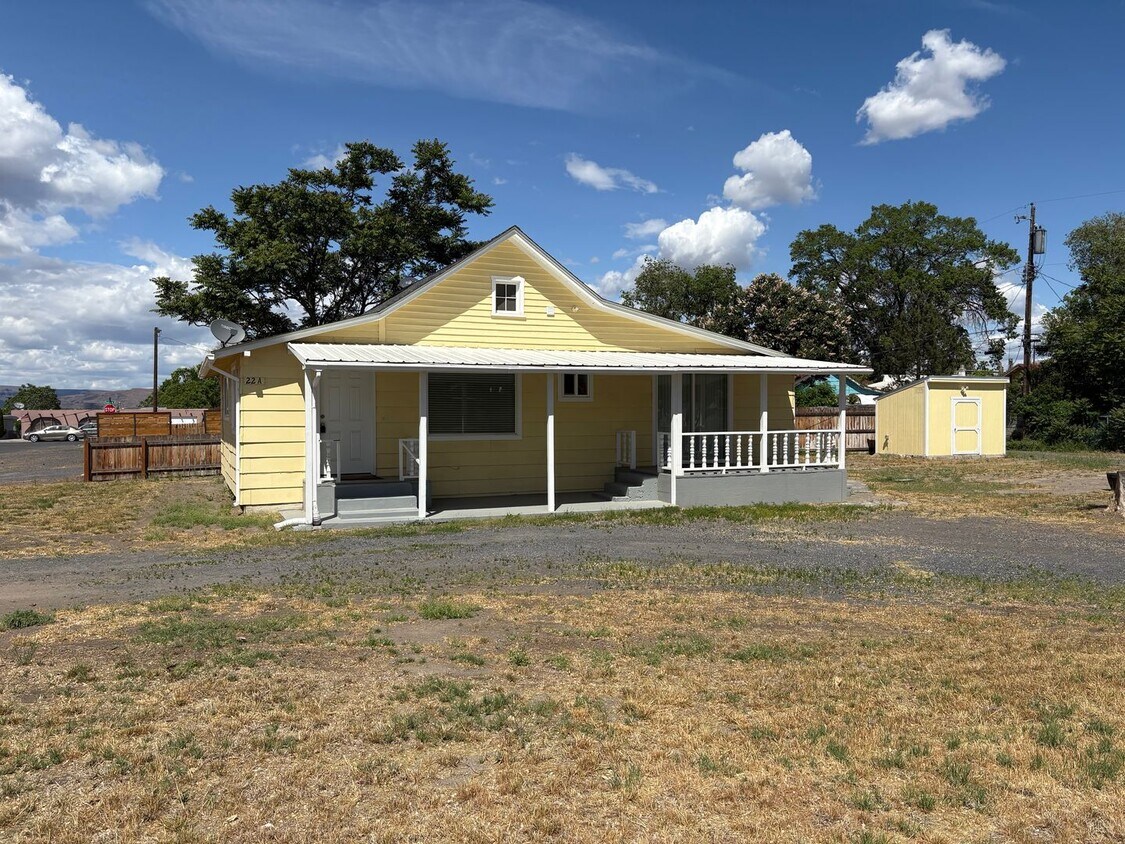 Primary Photo - Home for Rent in Soap Lake