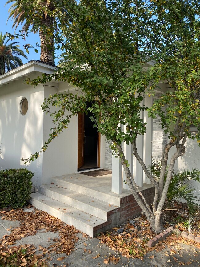 Building Photo - 5491 Magnolia Ave