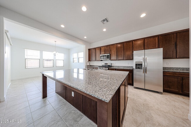 Building Photo - 7654 W Crabapple Dr