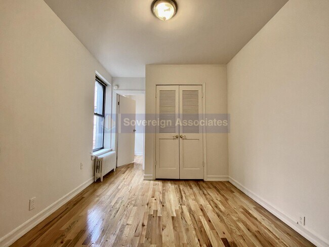 Building Photo - 401 E 68th St