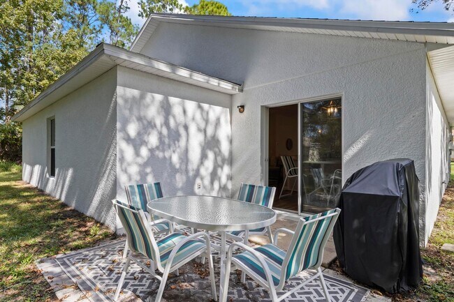 Building Photo - Fully furnished property available now