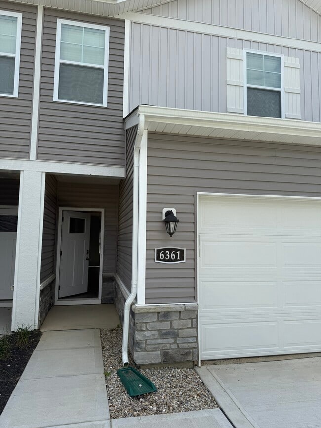 House entrance - 6361 Darby Plains St