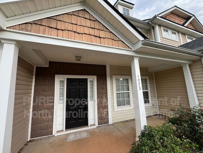 Foto del edificio - 1073 Constitution Park Blvd