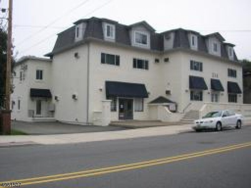 Foto principal - 234 Main St