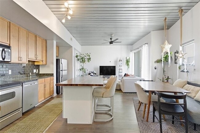 Building Photo - 620 Glen Iris Dr NE