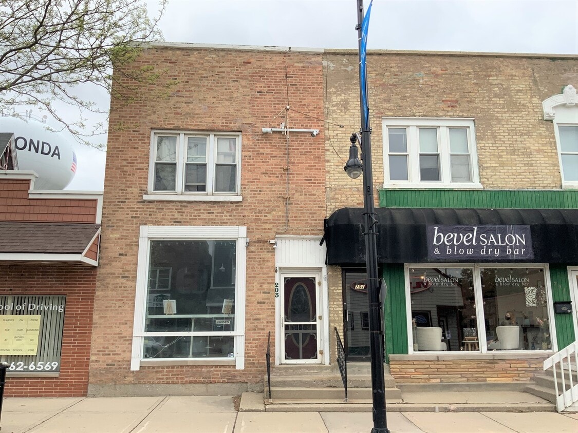 Primary Photo - 201 S Main St