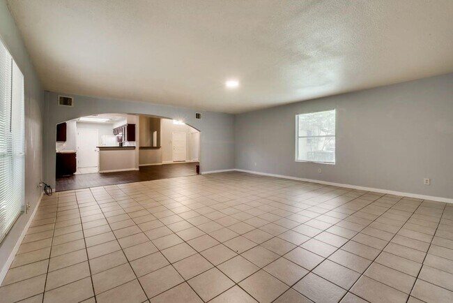 Foto del edificio - 15846 Blueridge Rd