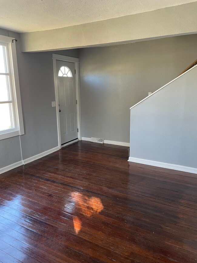 Building Photo - 706 E Saint Germain St