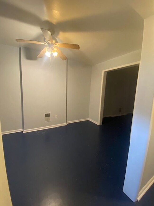 Foto del edificio - Spacious 3 Bedroom in West Baltimore