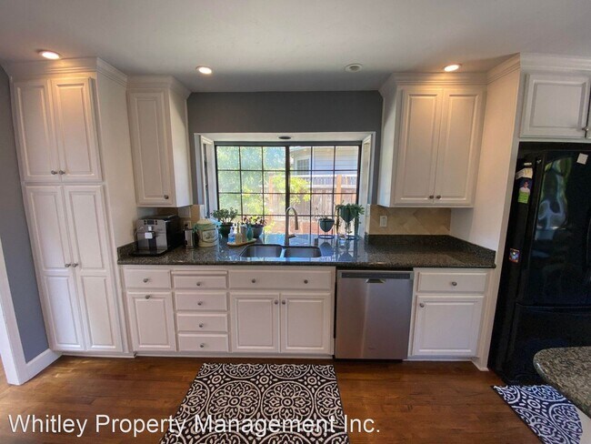 Building Photo - 4 br, 3.5 bath House - 9 Burnham Court