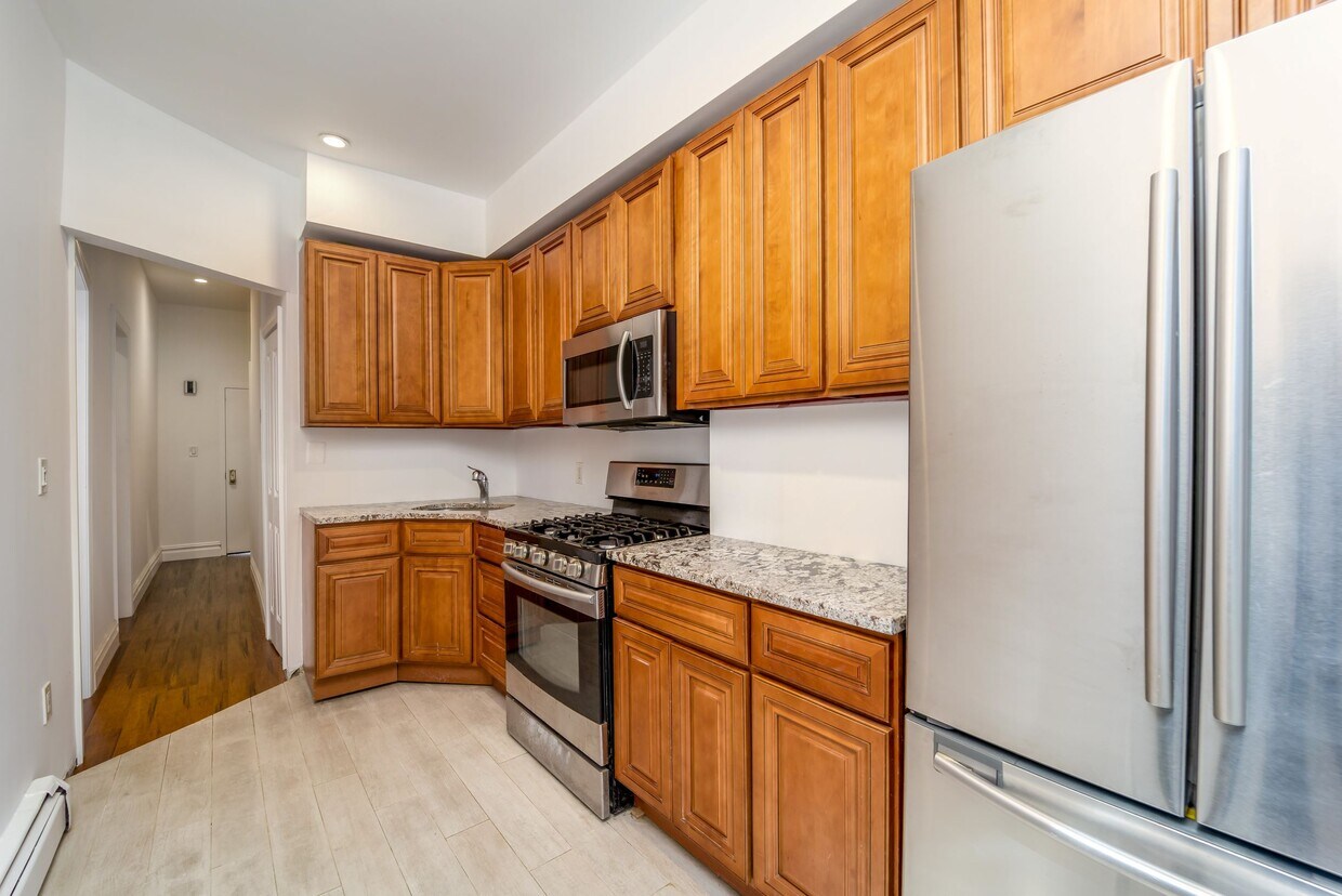 Primary Photo - 60-20 Catalpa Ave