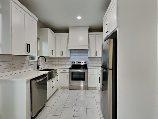 Foto del edificio - 111 Foster Ln