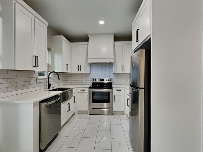 Building Photo - 111 Foster Ln