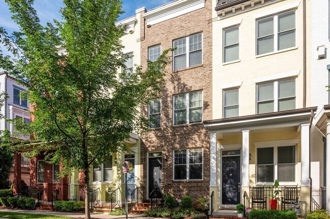 Photo - 3 bedroom 2.5 bathroom TownHome // Brookland//Garage Parking & Rooftop Deck