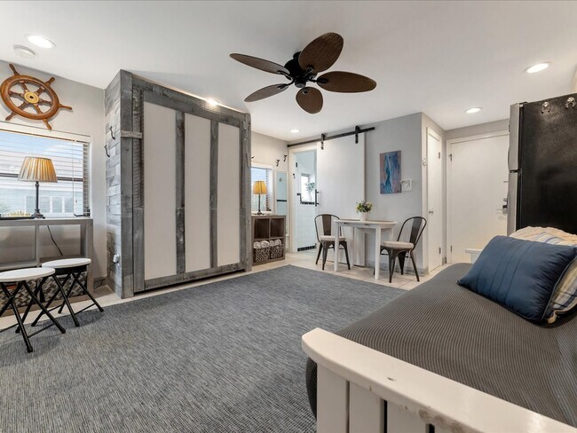 Foto del edificio - 483 E Shore Dr