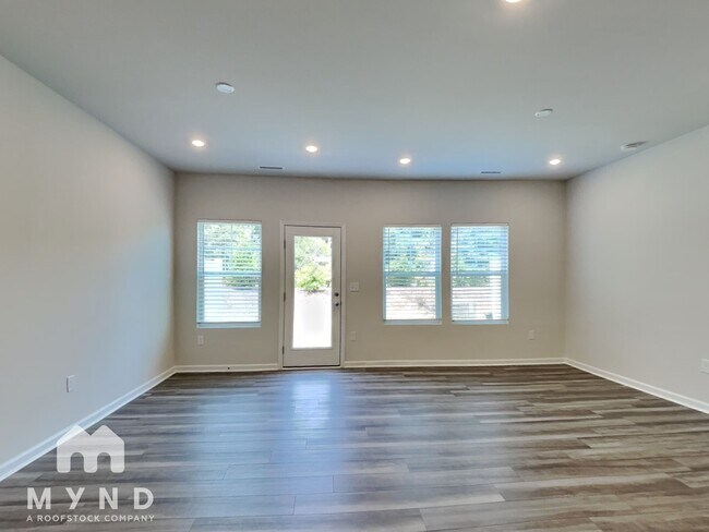 Building Photo - 113 Peebles Dr