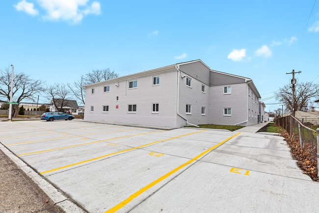 Parking - RSAN on Woodward Heights