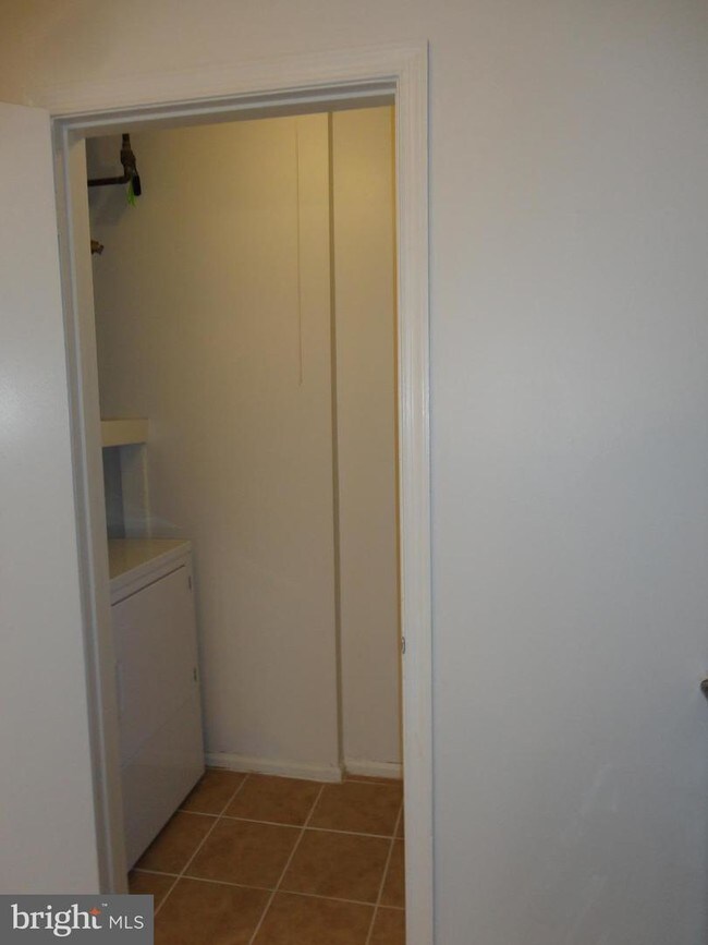 Foto del edificio - 612 N Shady Retreat Rd