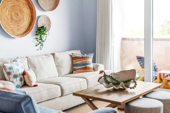 Building Photo - 605 Kemp St