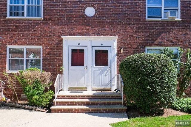 Foto del edificio - 480 Crestwood Ave
