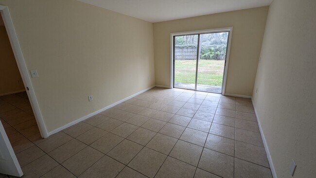 Master Bedroom - 4504 Highland Ln