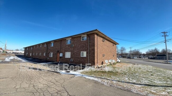 Building Photo - 430 Bellbrook Ave