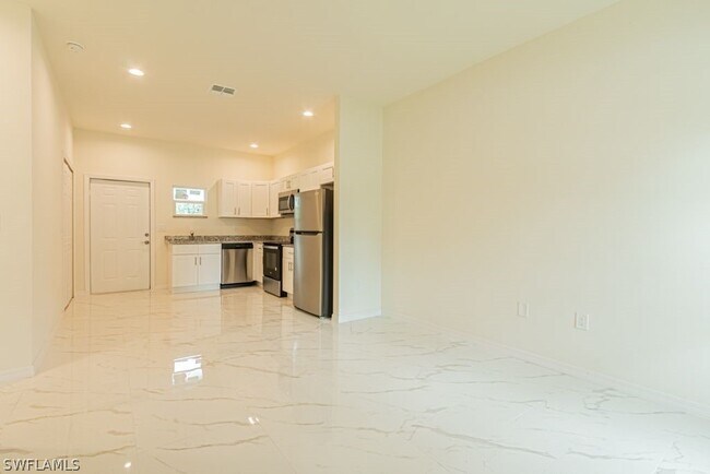Foto del edificio - 2802 49th St W