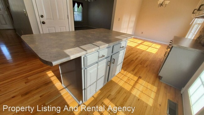 Building Photo - 3 br, 4 bath House - 309 Roy Martin Road