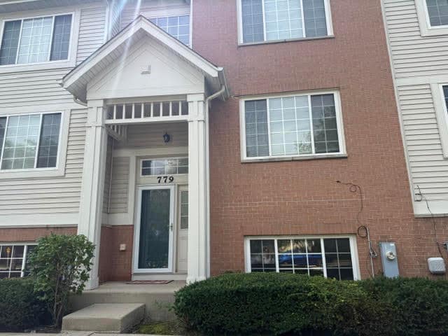 Building Photo - 779 Sanborn St