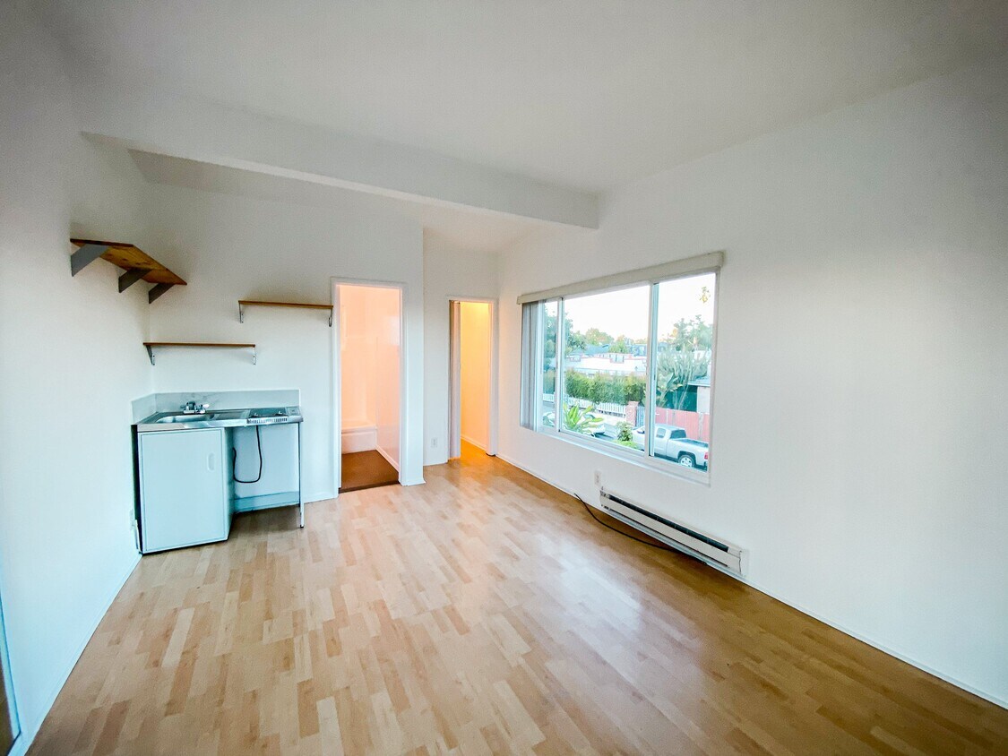 Primary Photo - 241 4th Ave