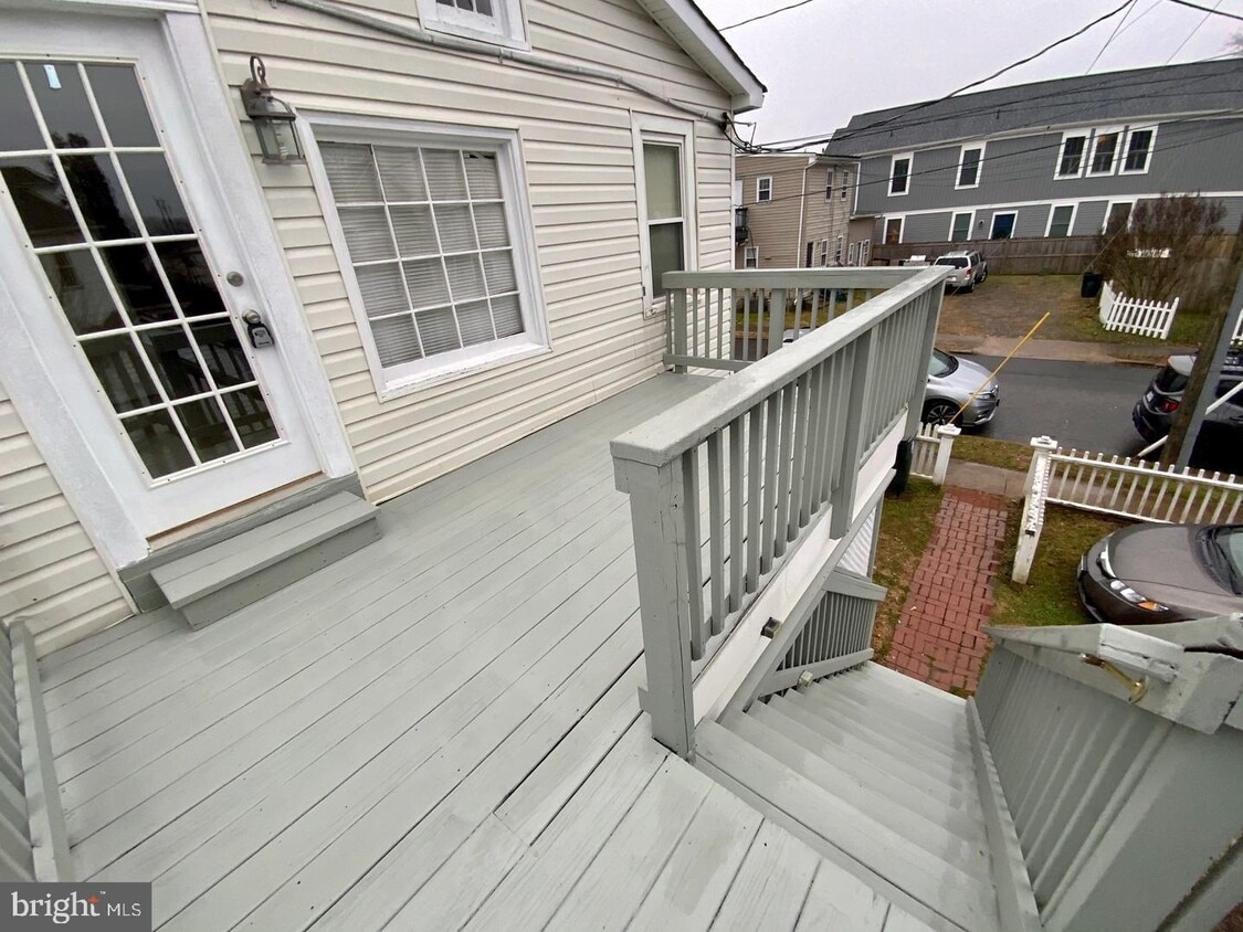 301 Pitt St Unit 2, Fredericksburg, VA 22401 Apartment for Rent in