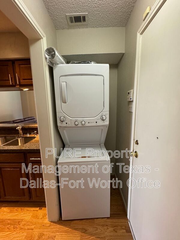 Foto del edificio - 6308 Winton St