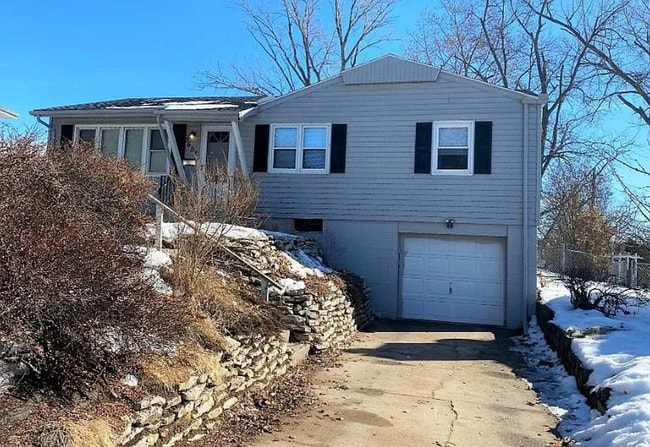 Photo - 5607 N 68th St House