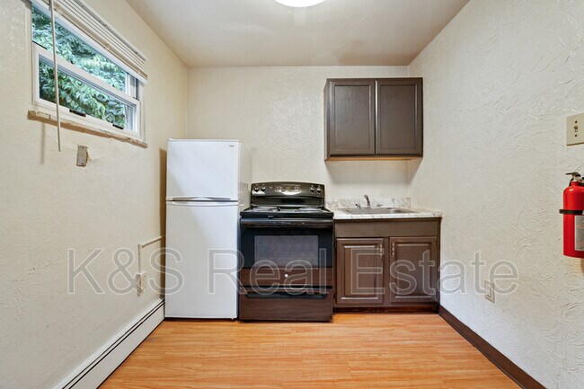 Building Photo - 441-443-445 Library St